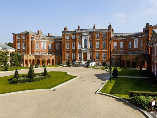Apartment for rent in Roehampton, Greater London