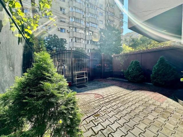 Casă închirieri în Colțea, București