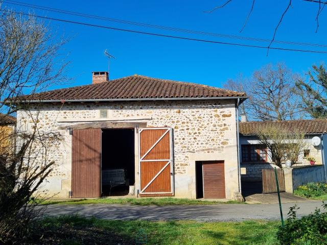 Maison vente à Confolens, Vitrac-saint-vincent
