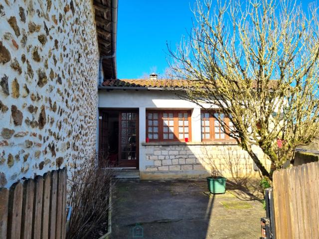 Maison vente à Confolens, Vitrac-saint-vincent