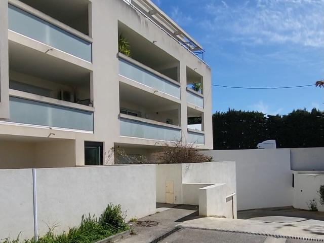 Garage vente à Istres, Vitrolles