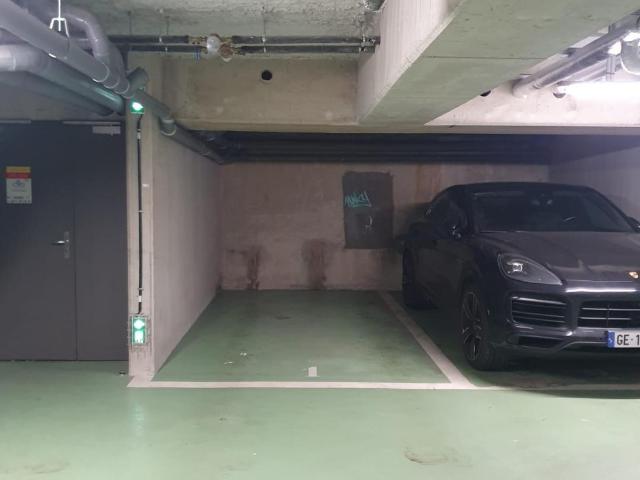 Garage vente à Vitry-sur-Seine, Val-de-Marne