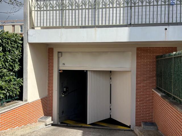Garage vente à Vitry-sur-Seine, Val-de-Marne