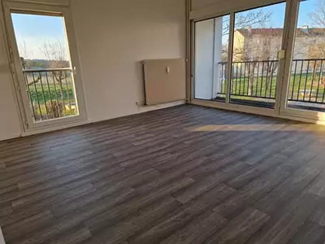 Appartement vente à Neufchâteau, Vittel