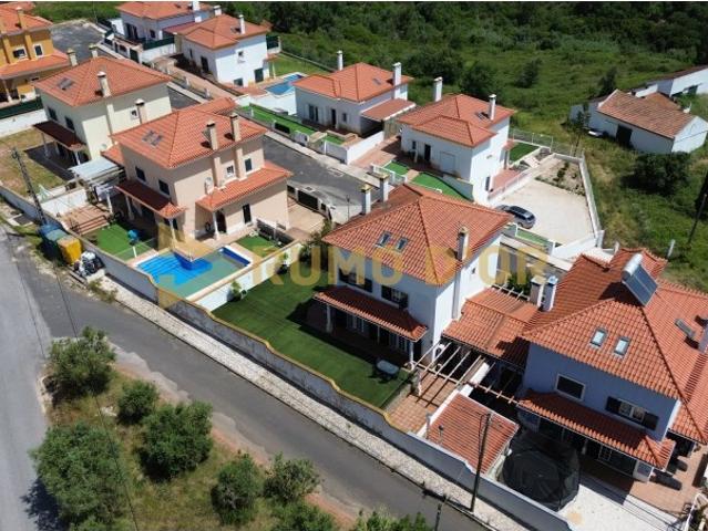 Casa venda em Alenquer (Santo Estêvão e Triana), Alenquer