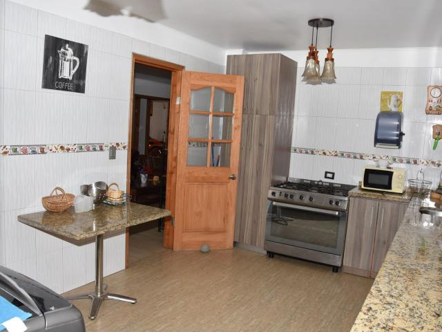 VIVABIEN PROPIEDADES VENDE ESPACIOSA CASA EN CONDOMINIO VALLE DEL ESTERO, CATAPILCO, ZAPALLAR