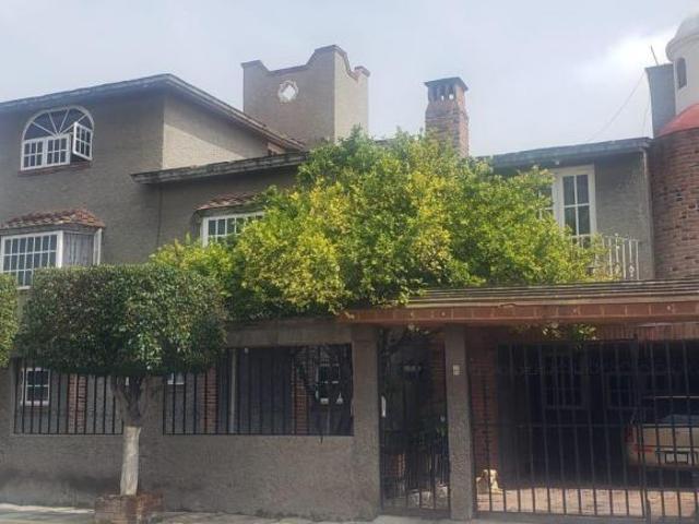Casa en venta en Coacalco De Berriozábal, Estado de México