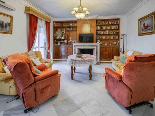 Casa en venta en Benacazón, Andalucía