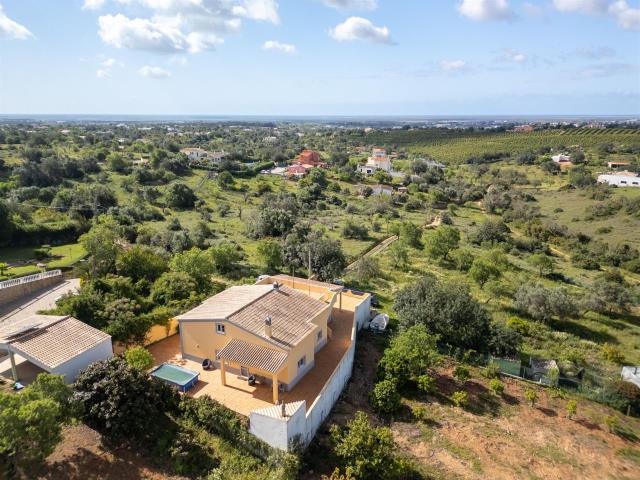 Vivenda venda em Pechão, Igreja