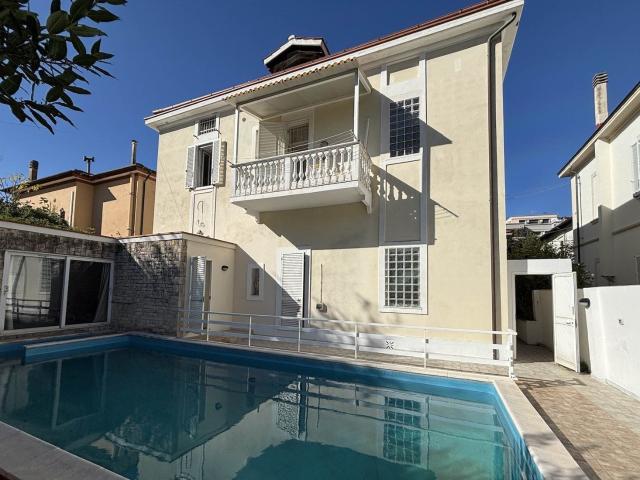 Casa in vendita a Borgo Cappuccini, Livorno