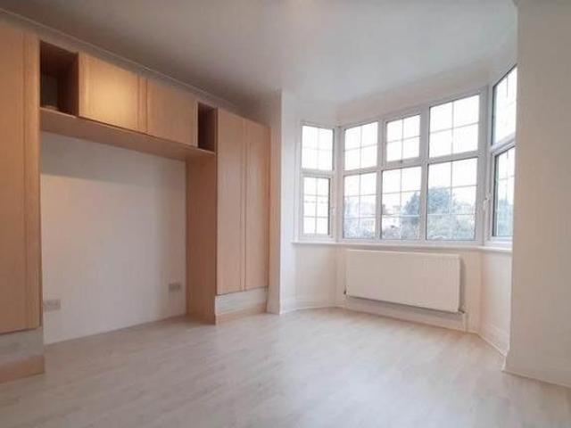 House for rent in Hendon Central, The Hyde