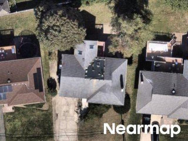 House for sale in Baldwin Harbor, Baldwin