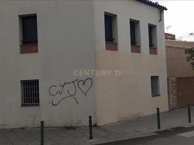 Casa en venta en Santa Coloma De Gramenet, Barcelona