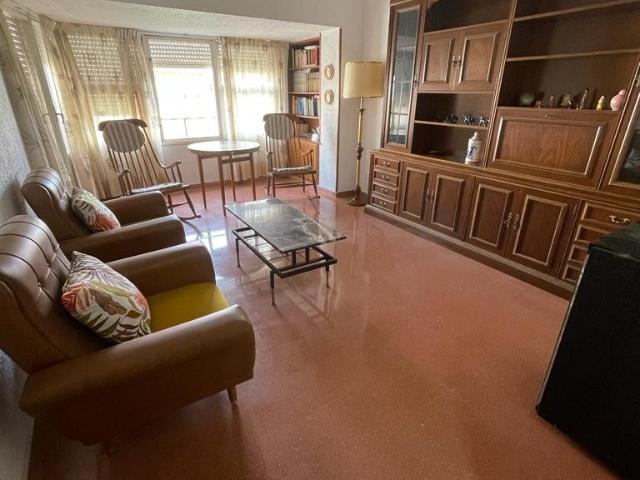 Piso en alquiler en Mercat, l'Alacantí