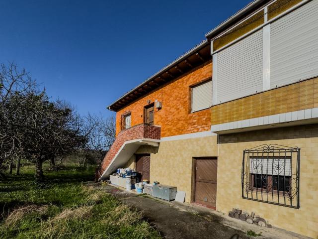 Casa en venta en Viérnoles, Torrelavega