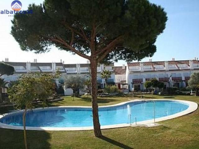 Chalet en alquiler en Nuevo Portil, Costa Occidental