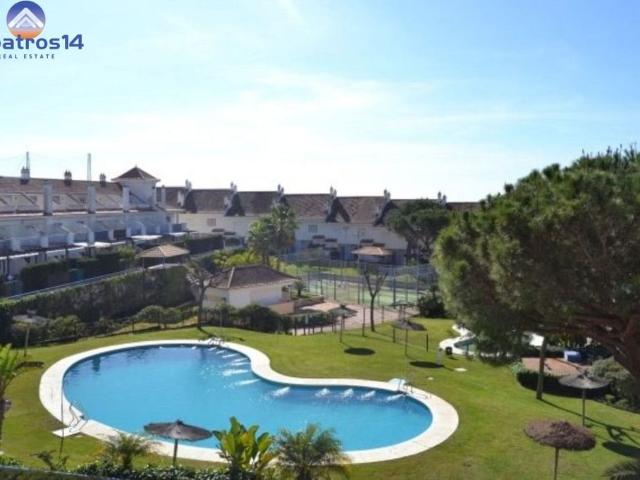 Chalet en alquiler en Nuevo Portil, Costa Occidental