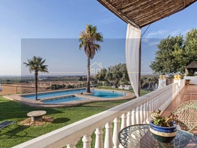 Chalet en venta en Alcalá De Guadaíra, Andalucía