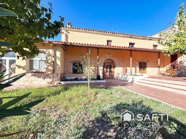 Chalet en venta en Canyelles, Barcelona