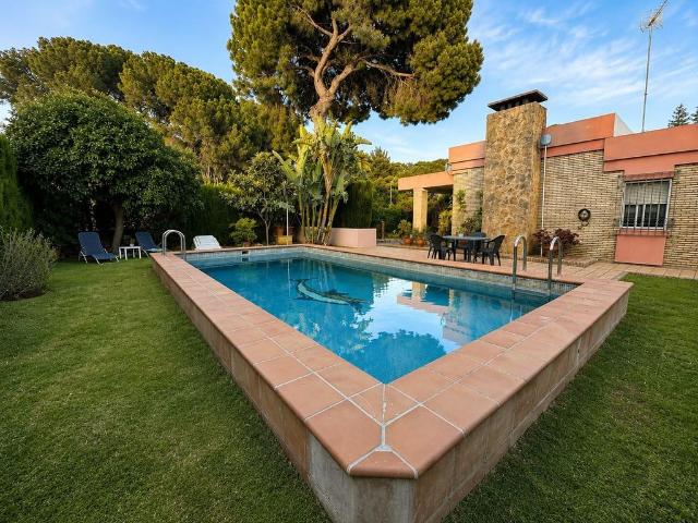 Chalet en venta en Alcalá De Guadaíra, Andalucía