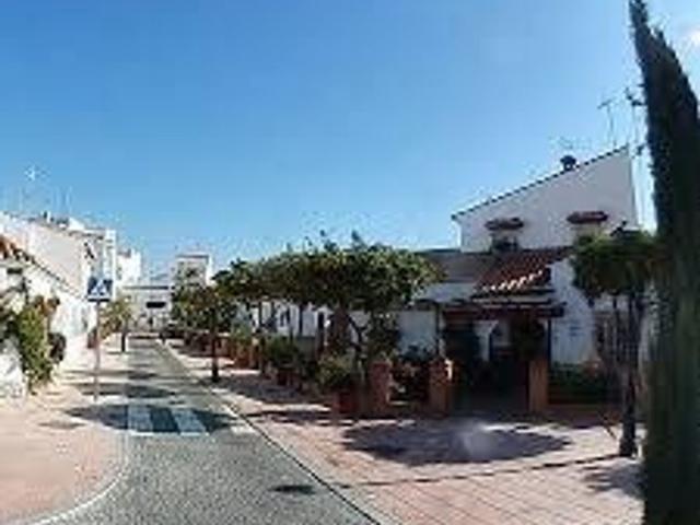 Chalet en venta en Barriada Islas Canarias, Costa del Sol Occidental