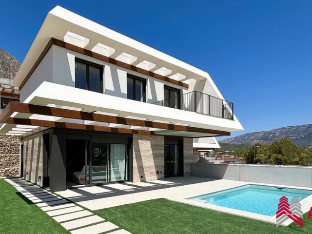 Chalet en venta en Polop, Valencia