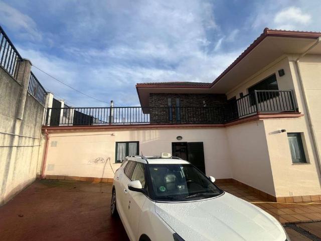 Chalet en venta en Bergondo, A Coruña