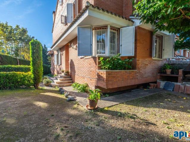 Chalet en venta en Santa Maria de Maricel, Maresme