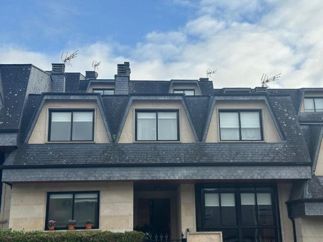 Chalet en venta en Montealegre, Ourense