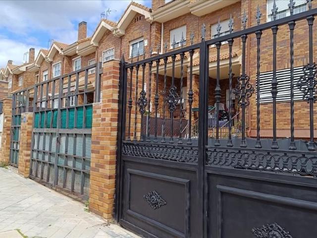 Chalet en venta en Arroyomolinos, Madrid