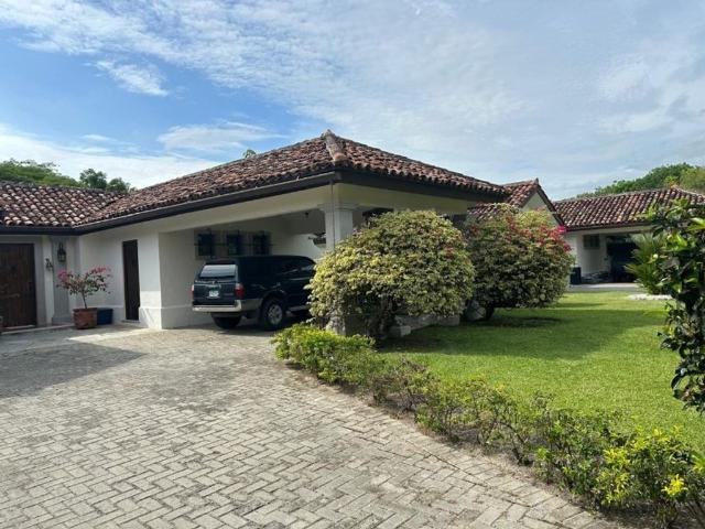 Vivienda de alto standing de 287 m2 Buena Ventura, Antón, Distrito de Antón, Provincia de Coclé