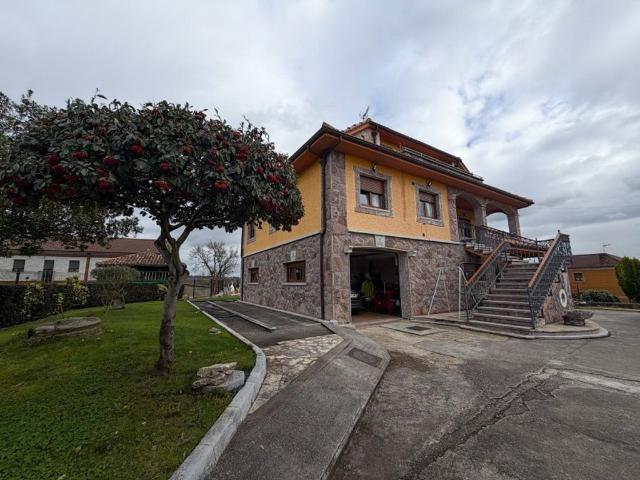 Chalet en venta en San Pedro La Figarona, Siero