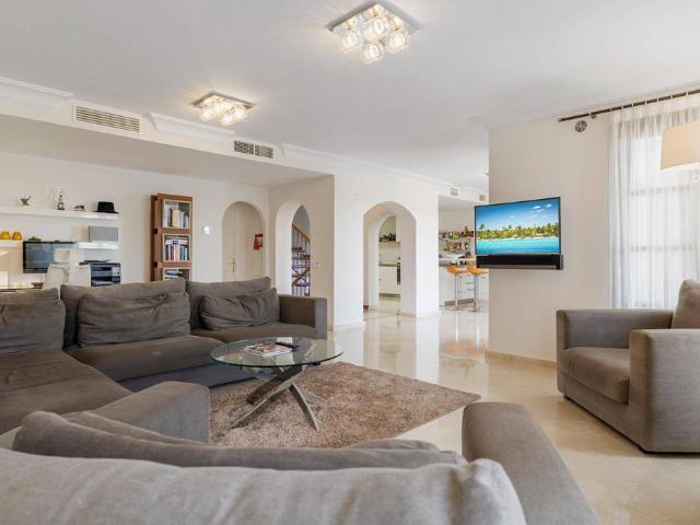 Chalet en venta en La Herredia, Benahavís