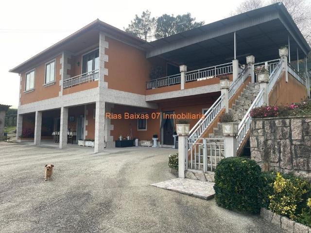 Chalet en venta en Mos, Vigo