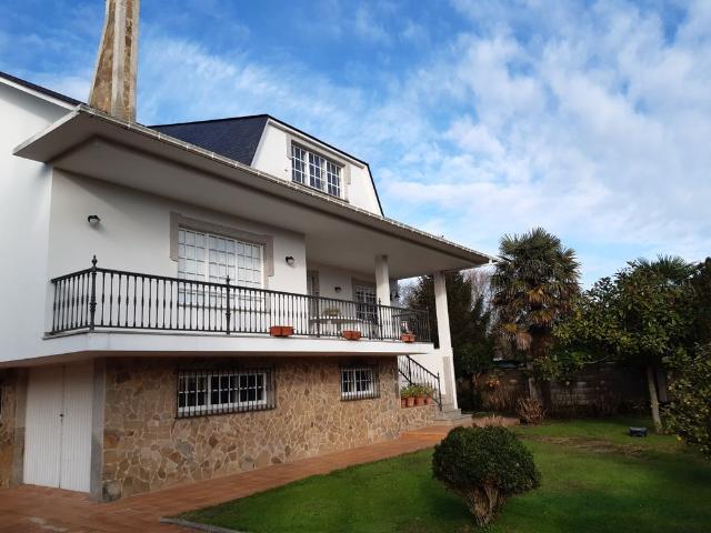 Chalet en venta en Ares, Ferrol