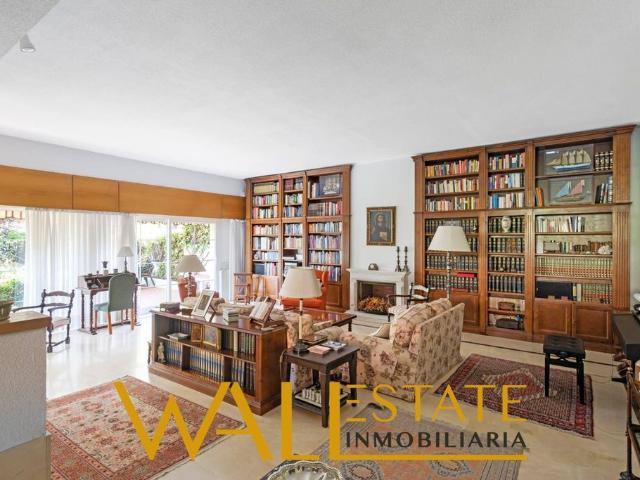 Villa en venta en Madrid, Piovera