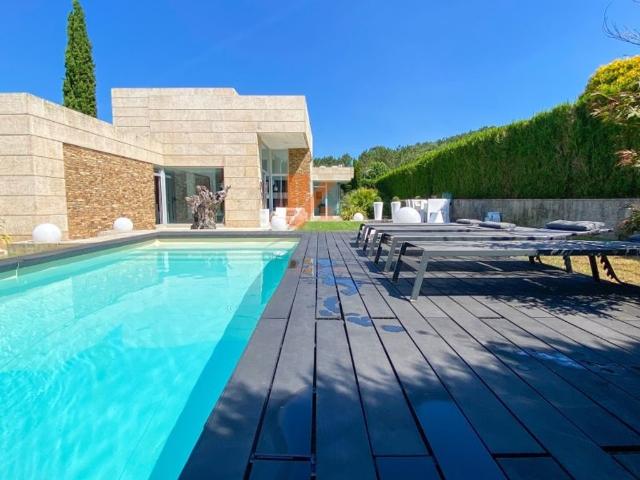 Chalet en venta en Ames, Santiago