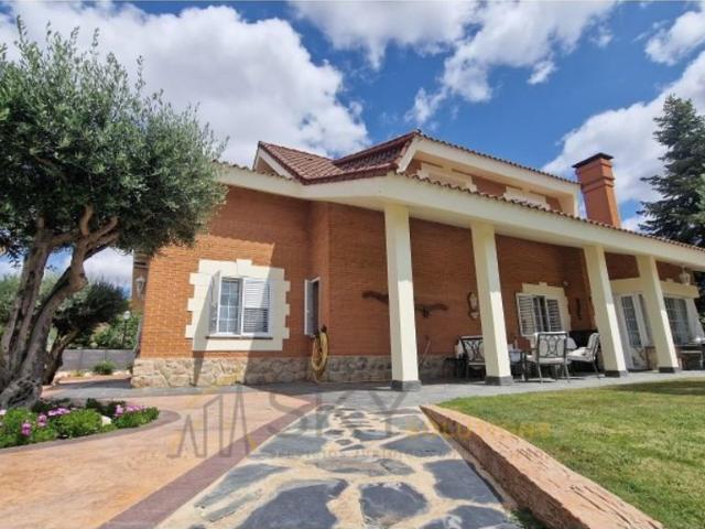 Villa en venta en Campo Real