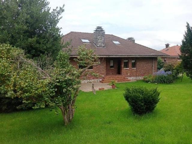 Chalet en venta en Barrio El Milagro, Torrelavega
