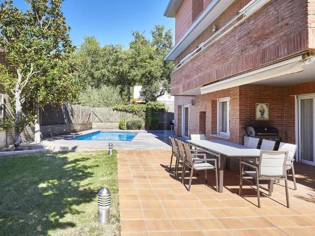 Villa en venta en Sant Cugat Del Vallès