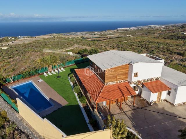 Chalet en venta en Los Olivos, Adeje