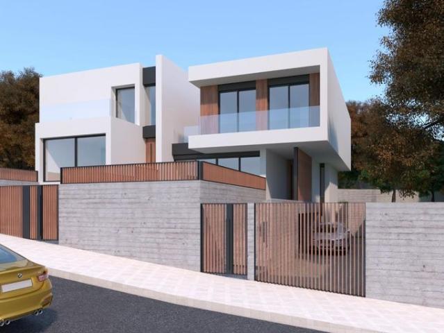 Chalet en venta en Oleiros, A Coruña