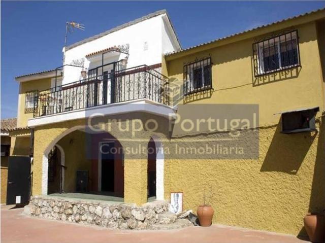 Villa en venta en Hontoba