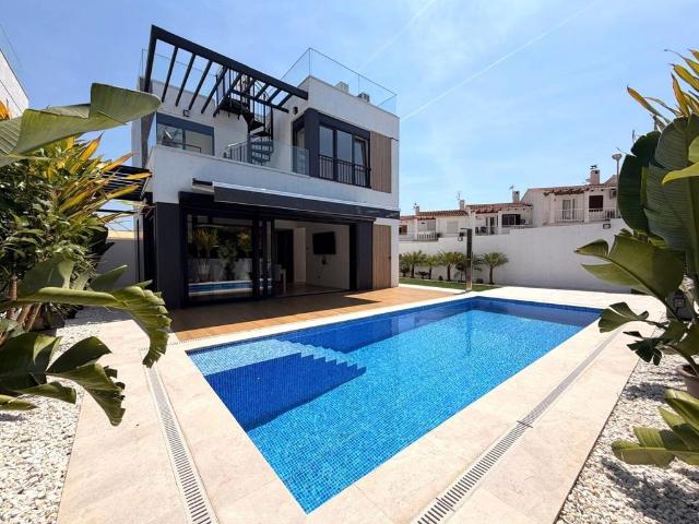 Chalet en venta en la Marina Baixa, Valencia