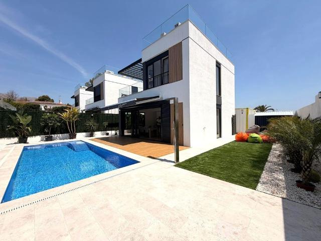 Chalet en venta en la Marina Baixa, Valencia