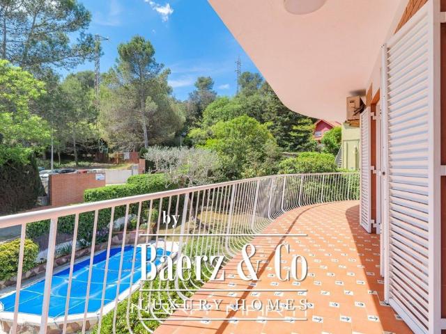 Villa en venta en Sant Cugat Del Vallès