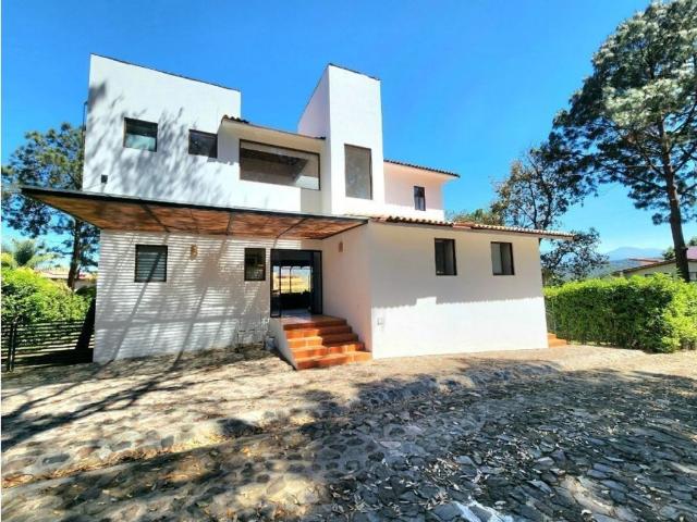 Casa en venta en Valle De Bravo