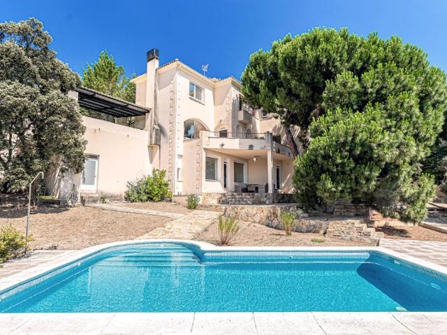 Chalet en venta en Valdemorillo, Madrid