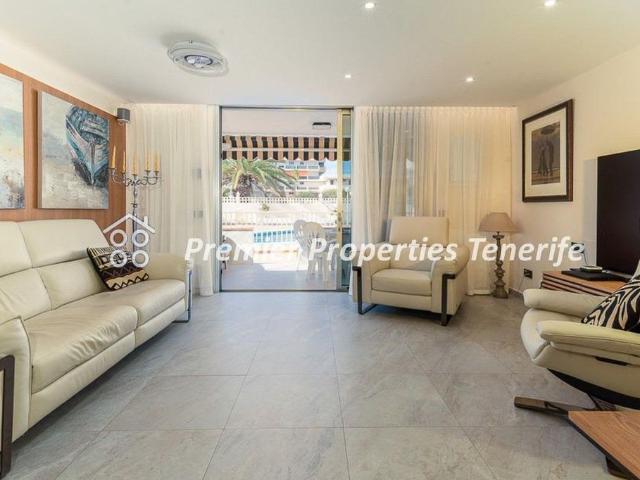Chalet en venta en Los Cristianos, Arona