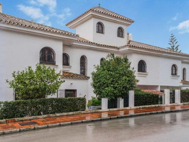 Chalet en venta en Castillo de la Duquesa, Costa del Sol Occidental